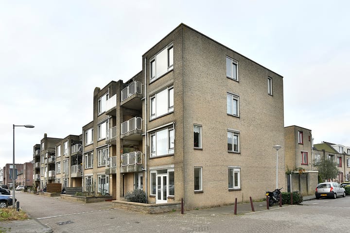 Photo 2 of Anielewiczsingel 40