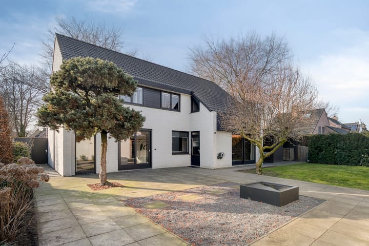 Photo 3 of Dirk van Heinsbergstraat 11