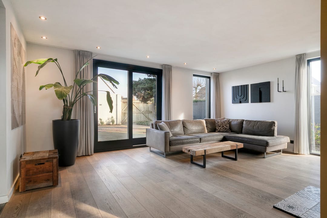 Photo 8 of Dirk van Heinsbergstraat 11