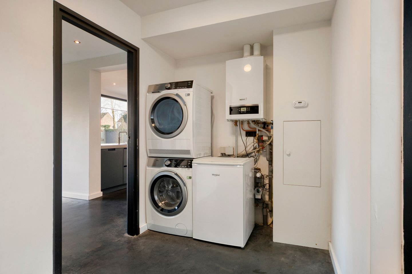 Photo 19 of Dirk van Heinsbergstraat 11