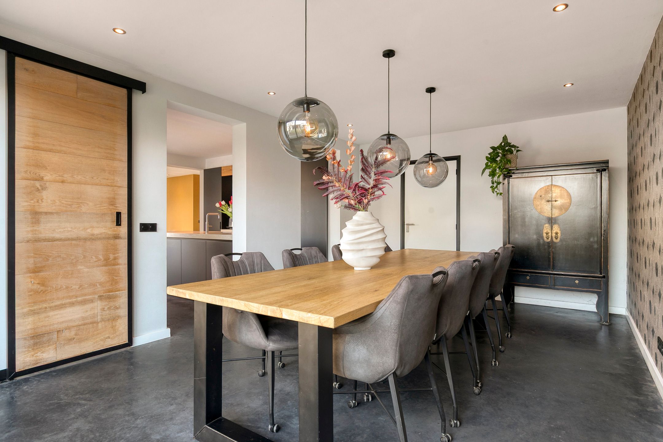 Photo 18 of Dirk van Heinsbergstraat 11