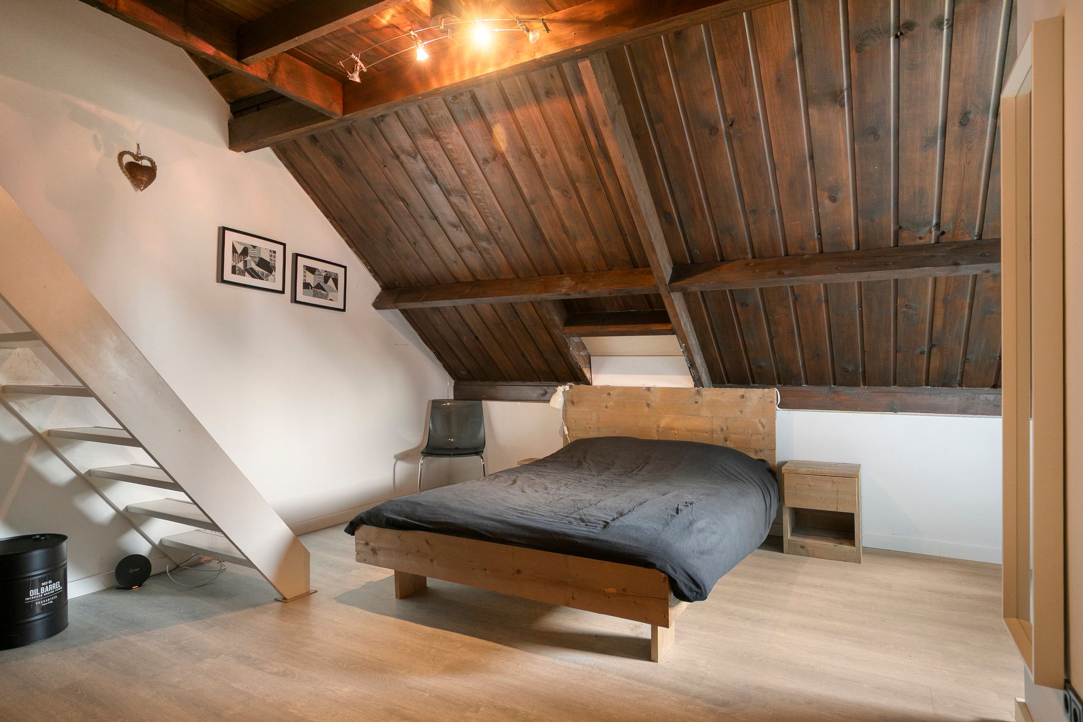 Photo 27 of Dirk van Heinsbergstraat 11