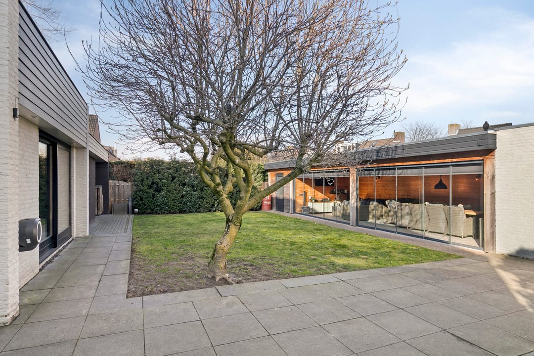 Photo 38 of Dirk van Heinsbergstraat 11