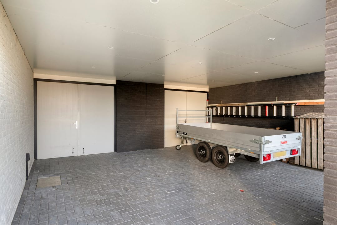 Photo 46 of Dirk van Heinsbergstraat 11