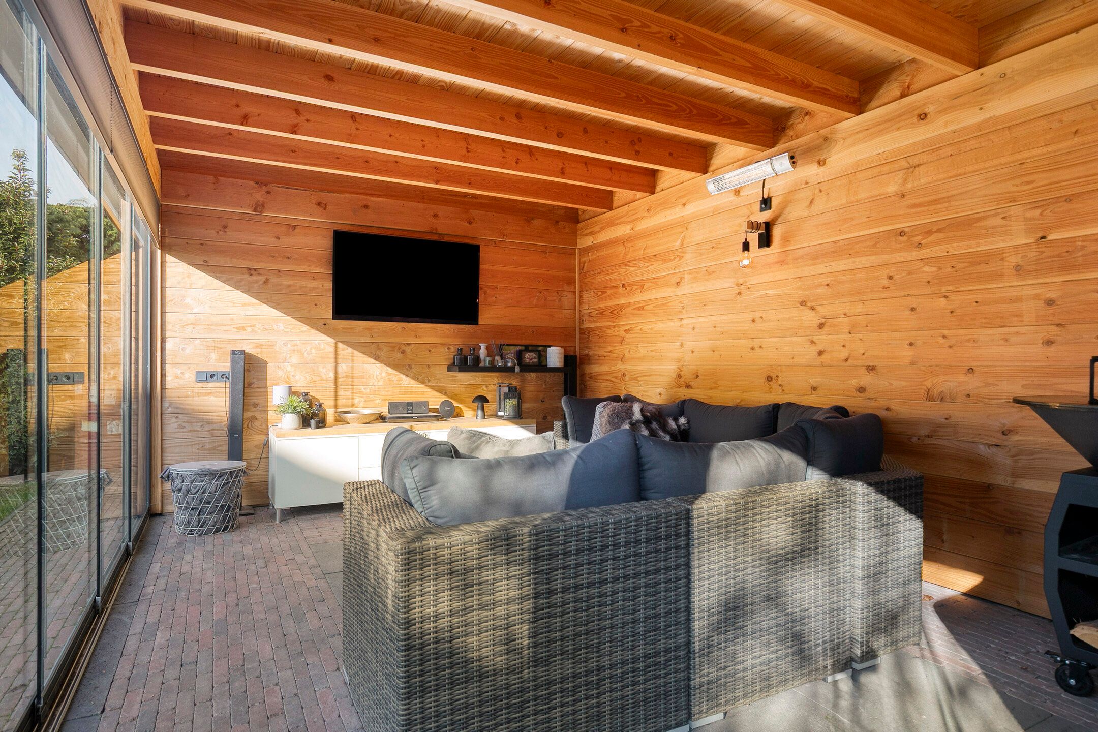 Photo 42 of Dirk van Heinsbergstraat 11