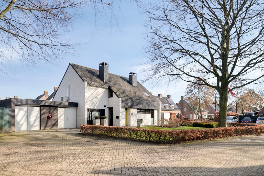 Photo 47 of Dirk van Heinsbergstraat 11