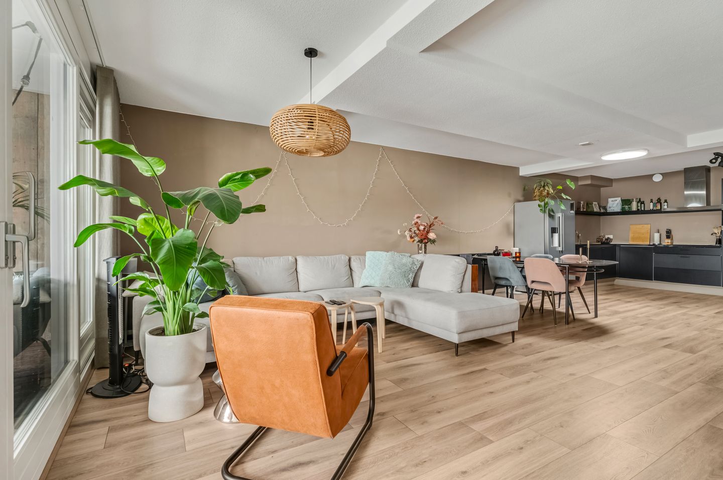 Photo 1 of Jan van Schaffelaarstraat 55-D