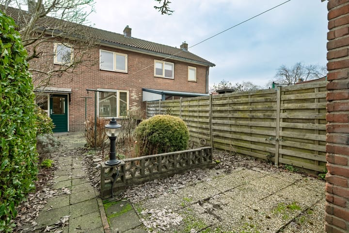 Foto 2 van Van Uvenweg 131