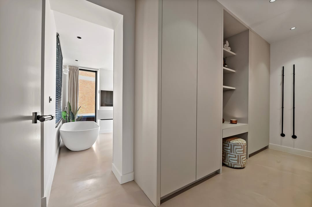 Photo 62 of Dr. Lelykade 62-A