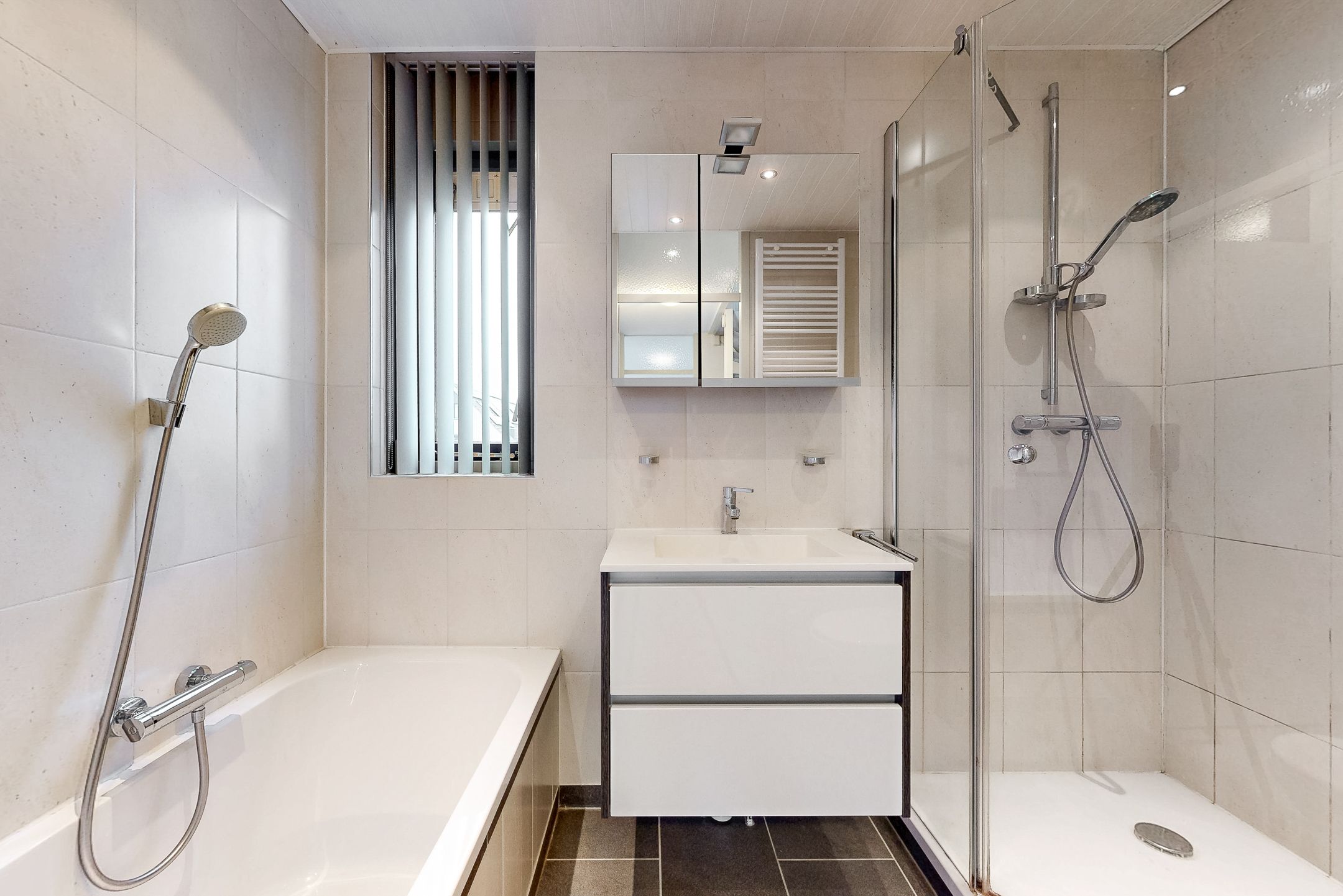 Foto 9 van Weegbree 26