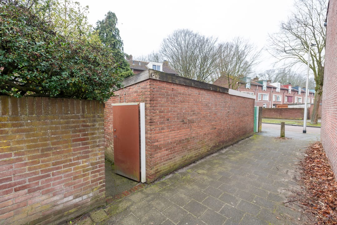 Foto 32 van Van Limburg Stirumlaan 109