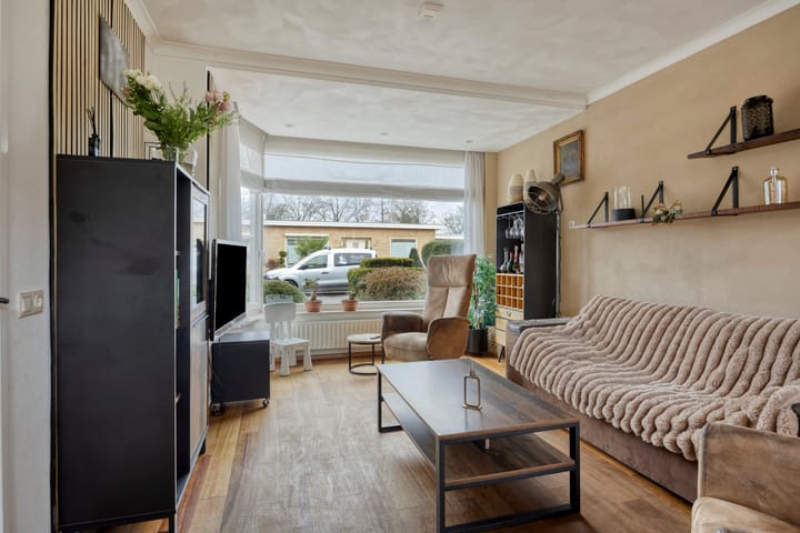 Photo 8 of Lijsterbesstraat 17