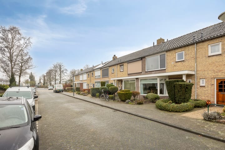 Photo 6 of Lijsterbesstraat 17