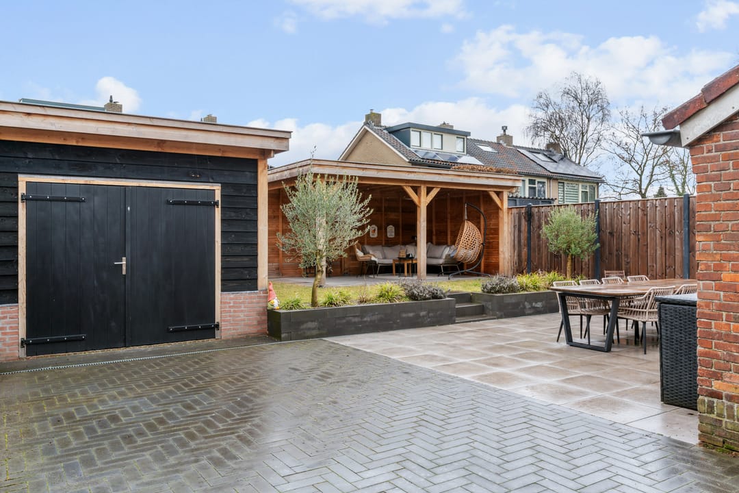 Foto 32 van Joan Beukerweg 11