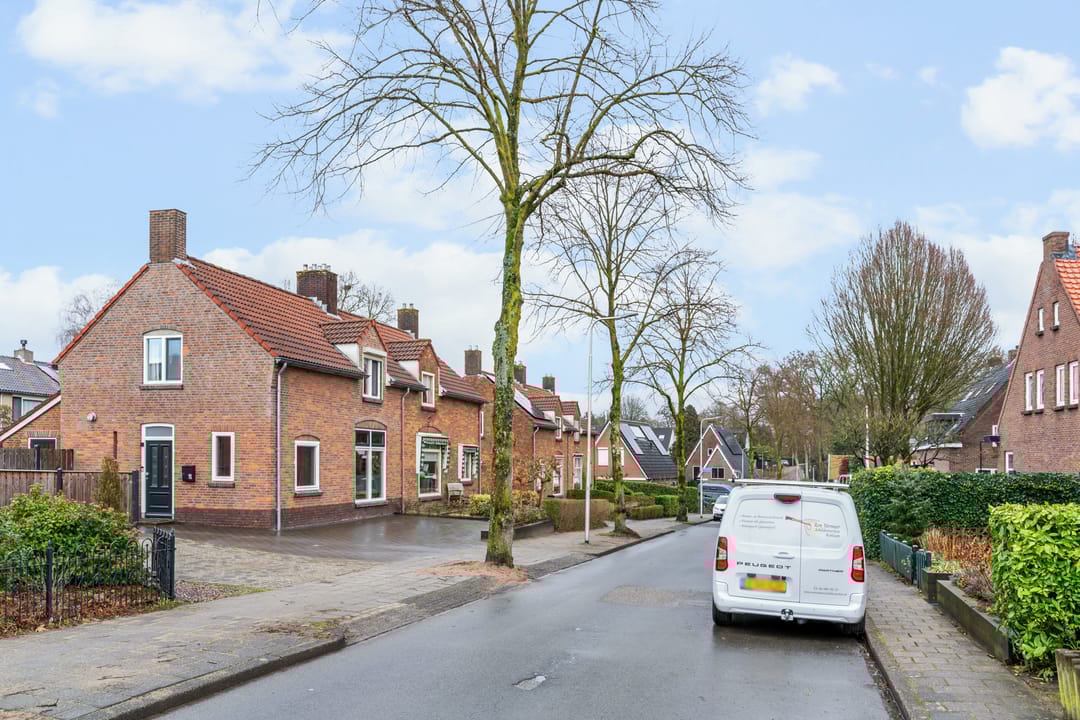 Foto 38 van Joan Beukerweg 11