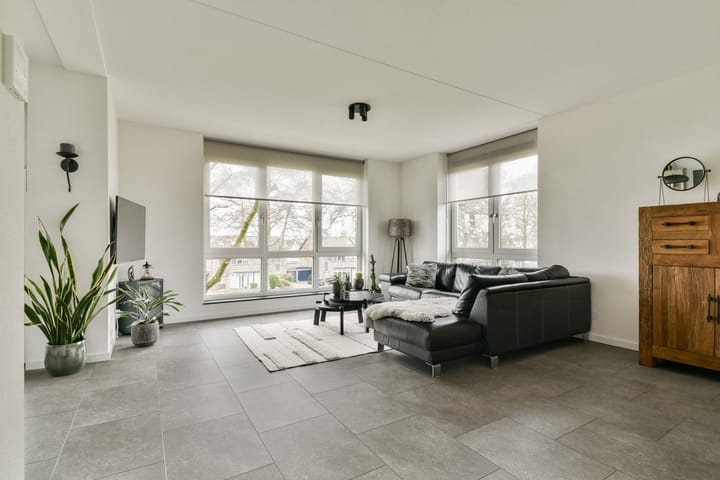 Photo 2 of Maria Enzersdorflaan 7-C