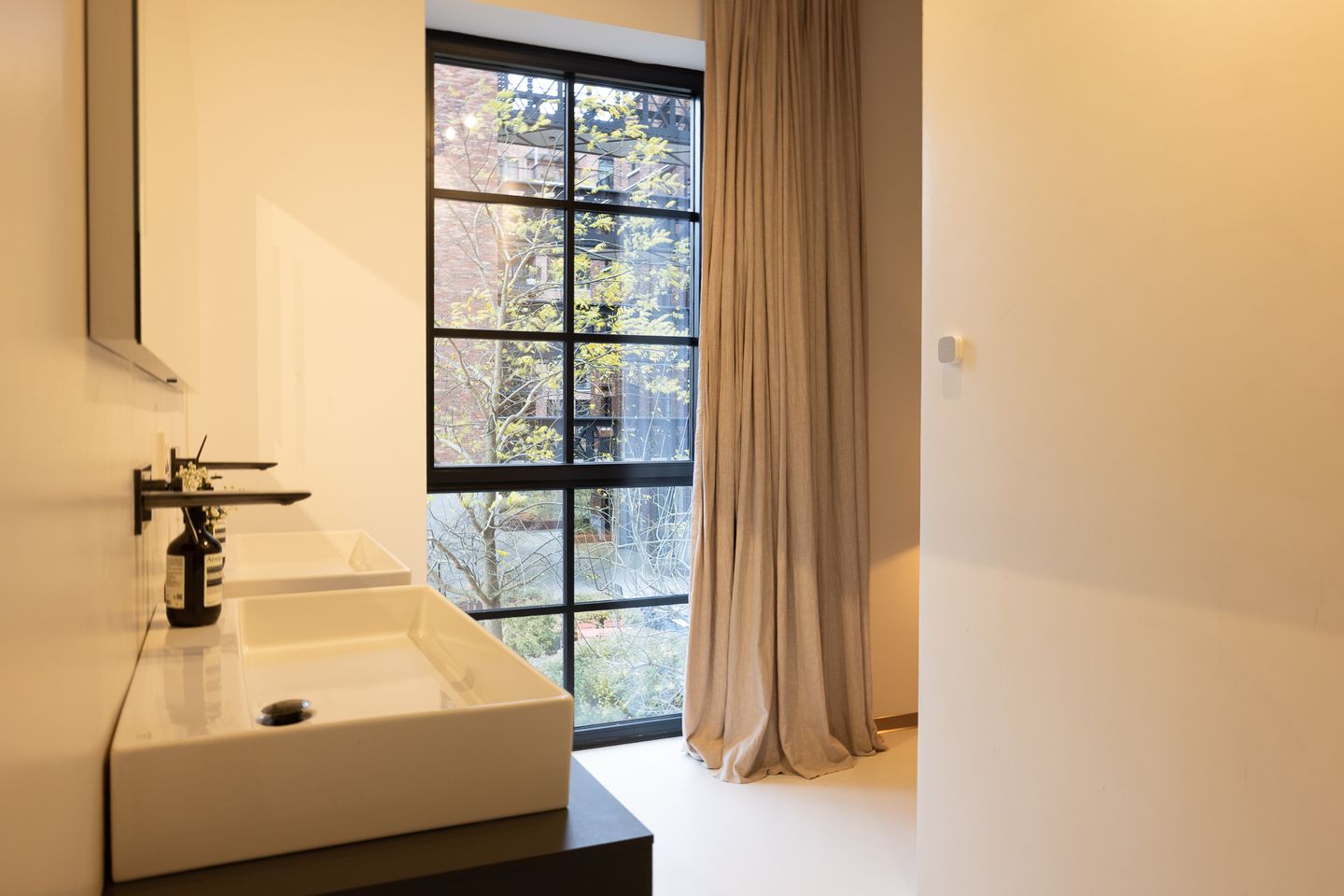 Foto 40 van Abraham Tuschinskistraat 60