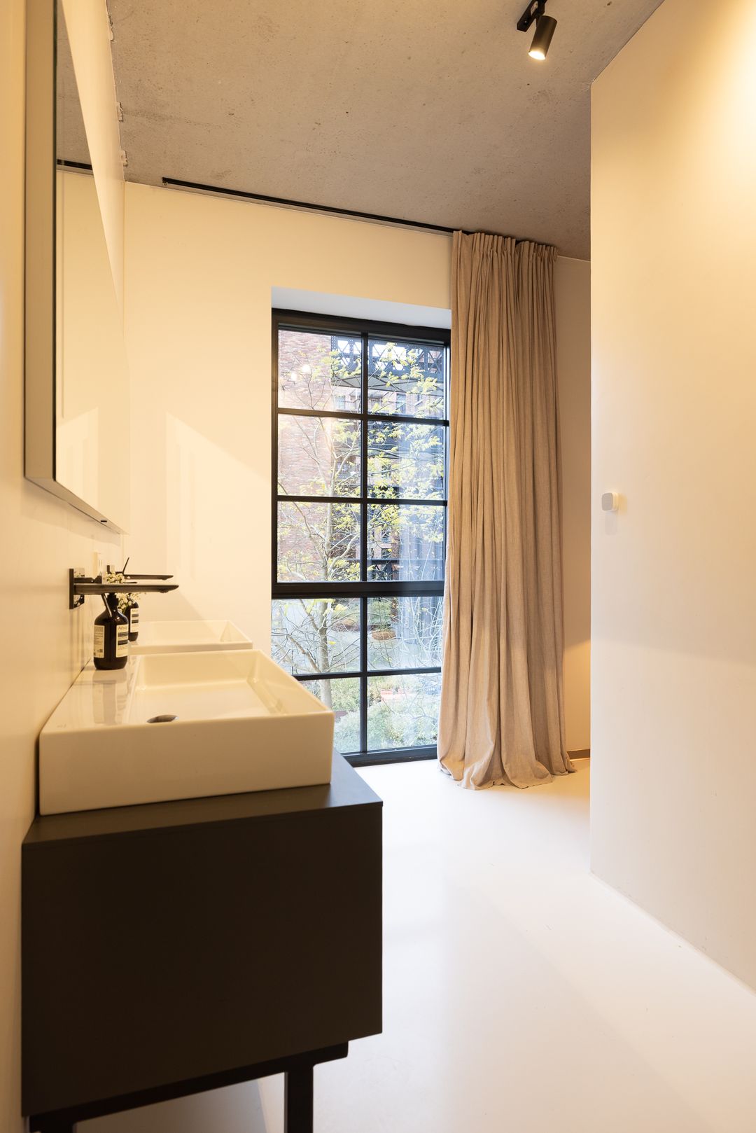 Foto 41 van Abraham Tuschinskistraat 60