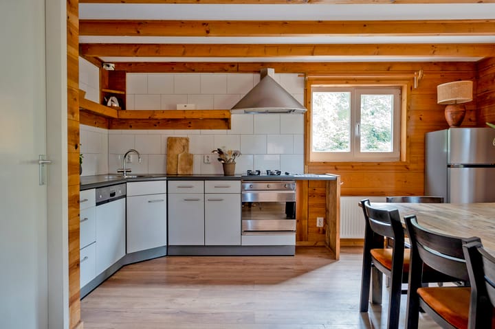 Photo 2 of Lhee 88-A9