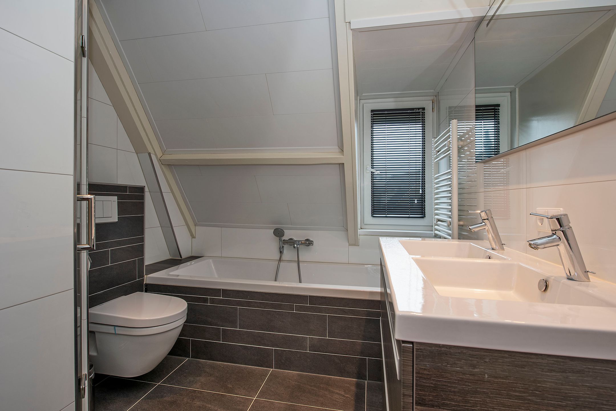 Photo 3 of Weth Bloemenstraat 35