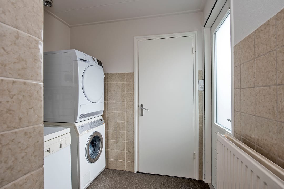Photo 17 of Weth Bloemenstraat 35