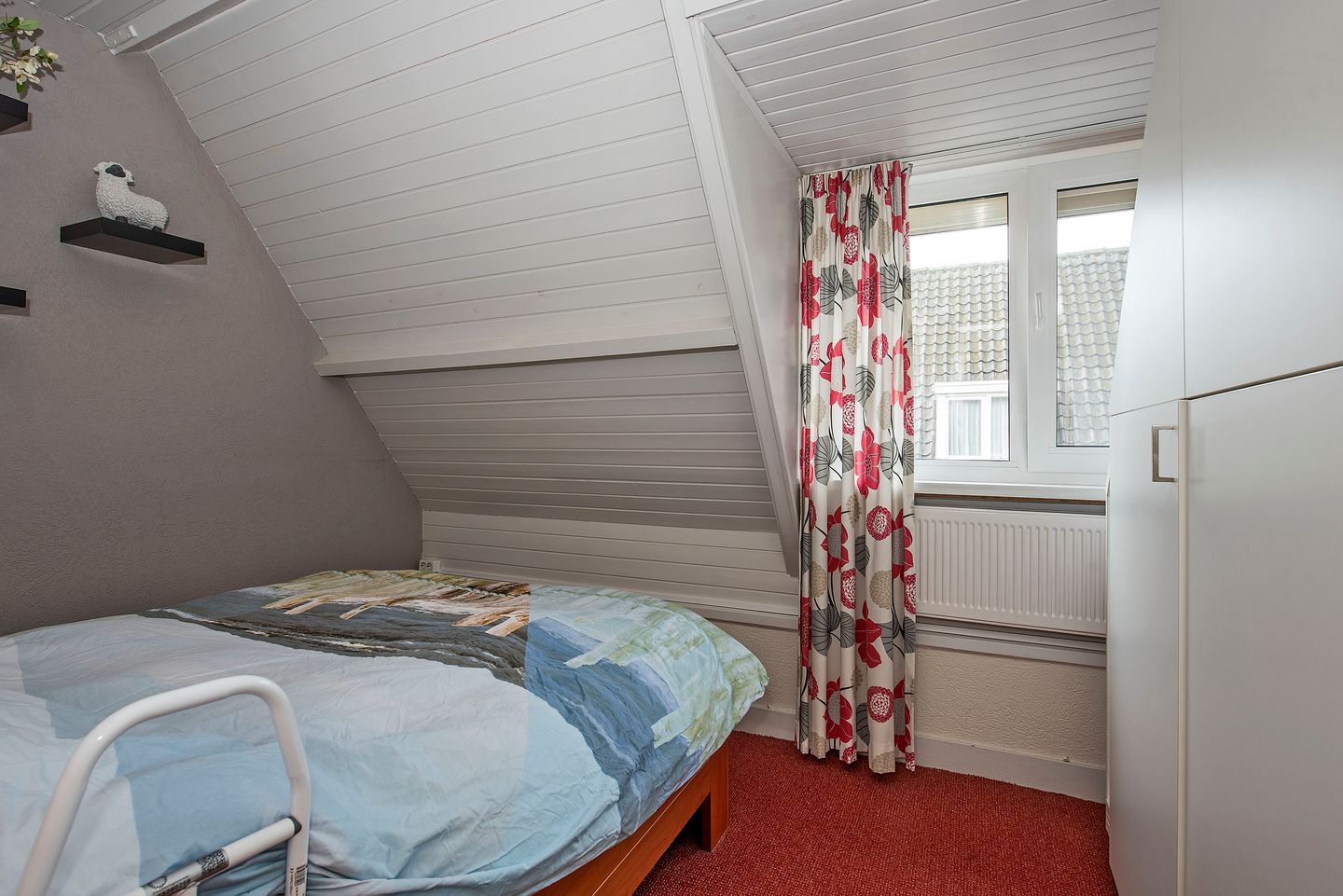 Photo 19 of Weth Bloemenstraat 35