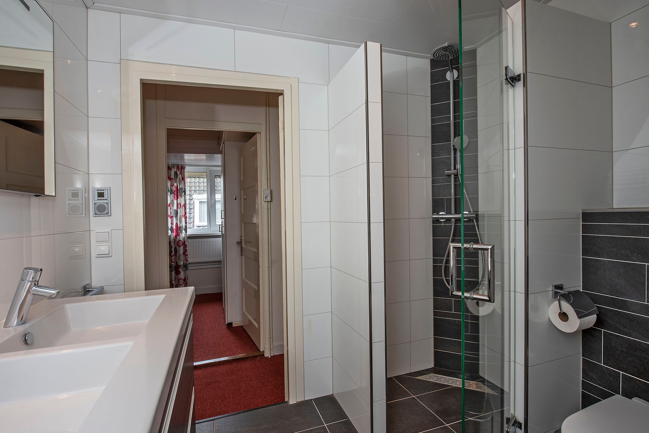 Photo 21 of Weth Bloemenstraat 35
