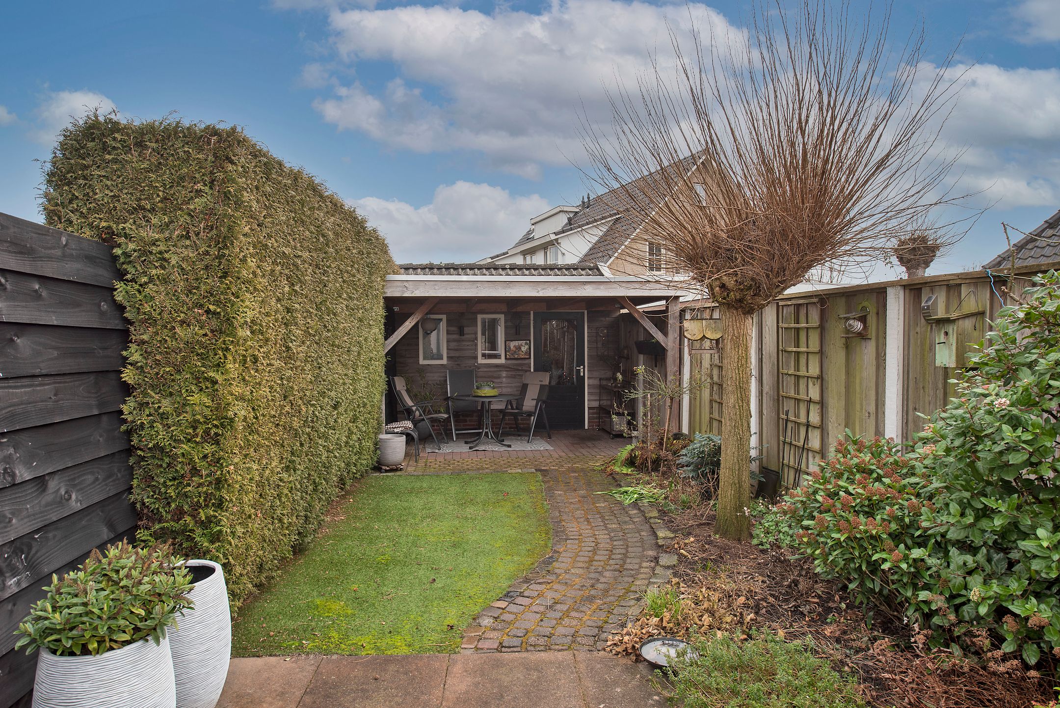 Photo 24 of Weth Bloemenstraat 35