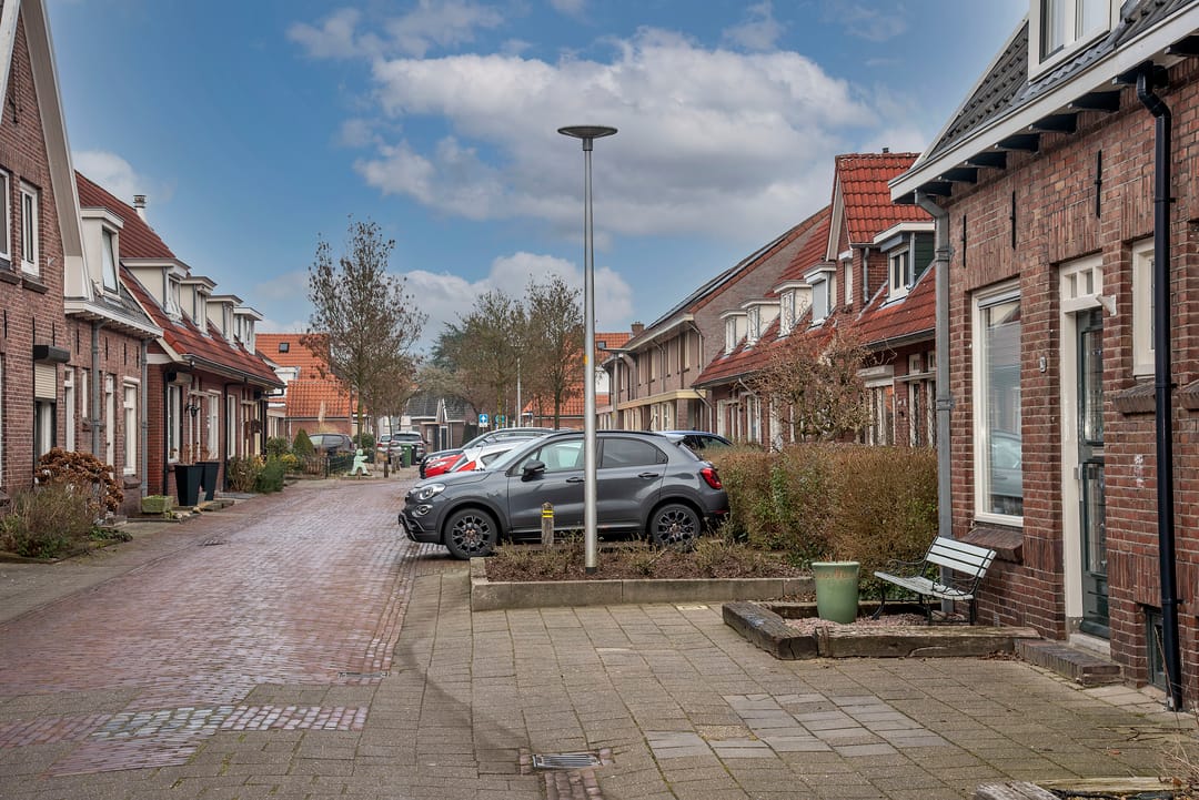 Photo 28 of Weth Bloemenstraat 35