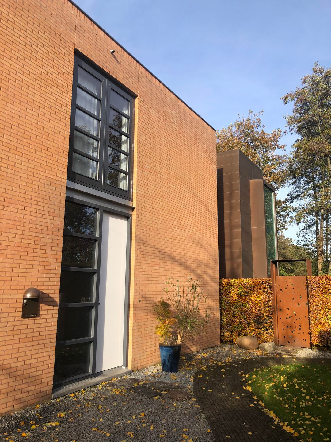 Photo 2 of Waterman 10