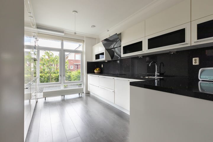Twee-onder-één-kap te koop: Schoutenstraat 120, Barneveld