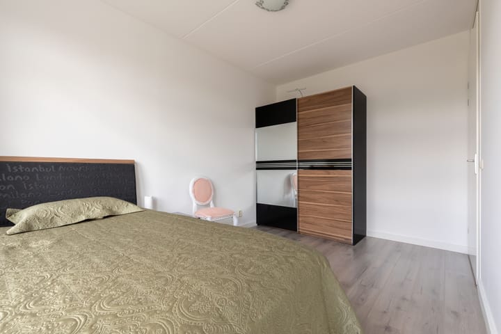 Twee-onder-één-kap te koop: Schoutenstraat 120, Barneveld