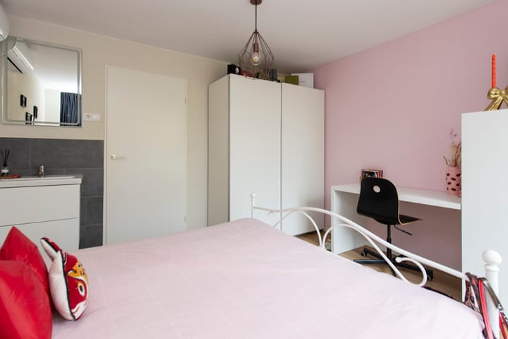 Foto 36 van Schout Crillaertstraat 9