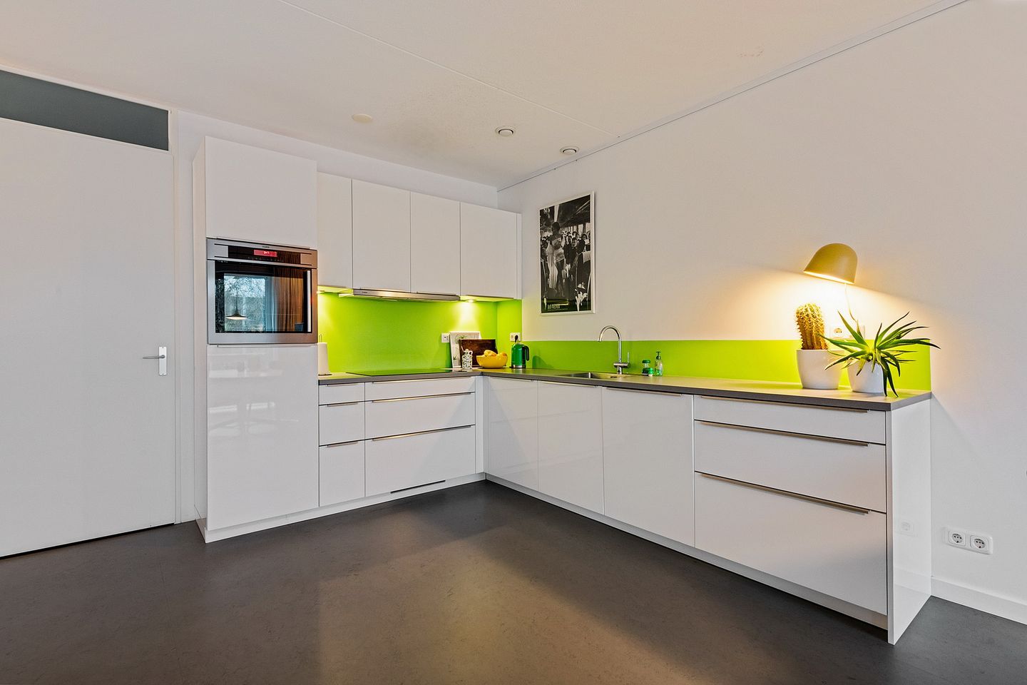 Foto 10 van Tanimbarkade 85