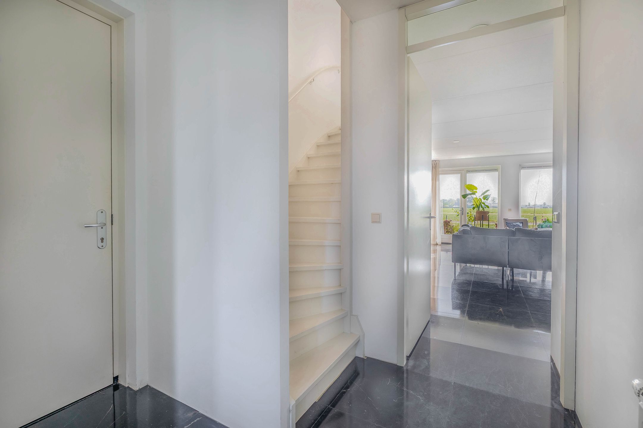 Foto 15 van Van Mieropstraat 23