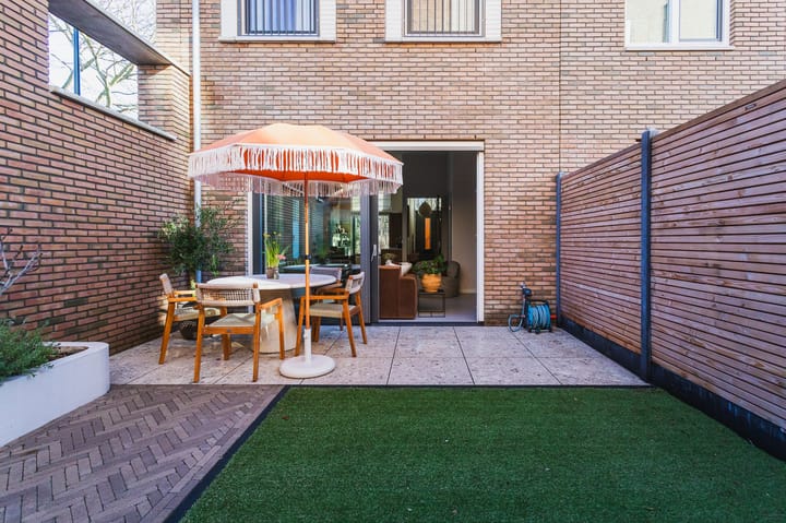 Photo 3 of Thomas Mannsingel 14