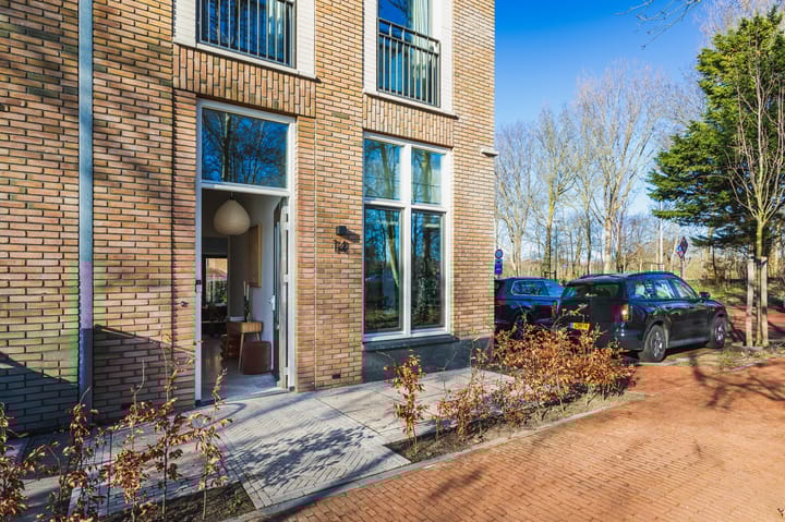 Photo 56 of Thomas Mannsingel 14