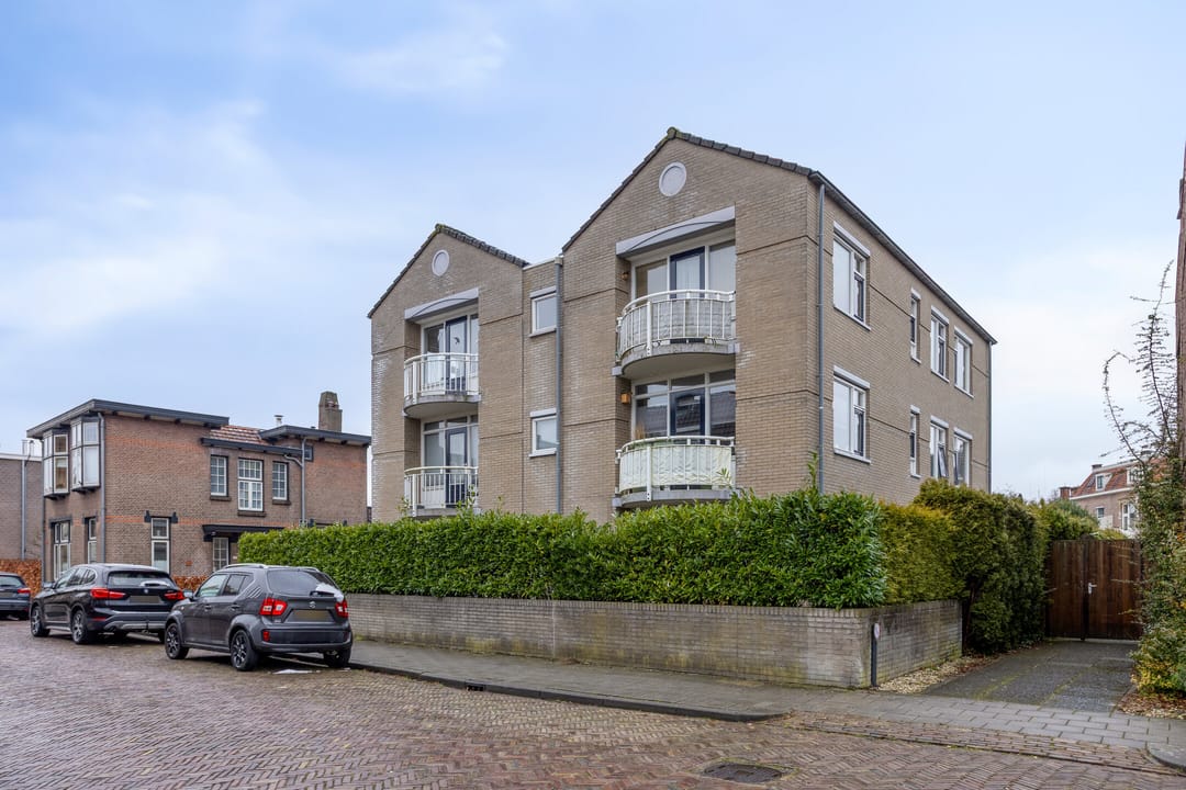 Photo 1 of Oosterhoutstraat 42-C