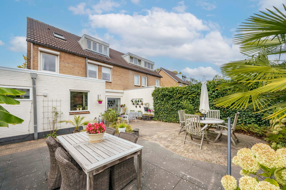 Photo 2 of Johannes Vermeerstraat 9