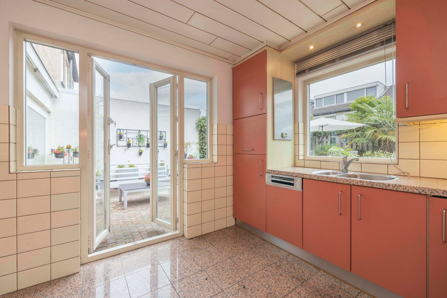 Photo 5 of Johannes Vermeerstraat 9