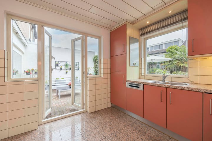 Photo 5 of Johannes Vermeerstraat 9