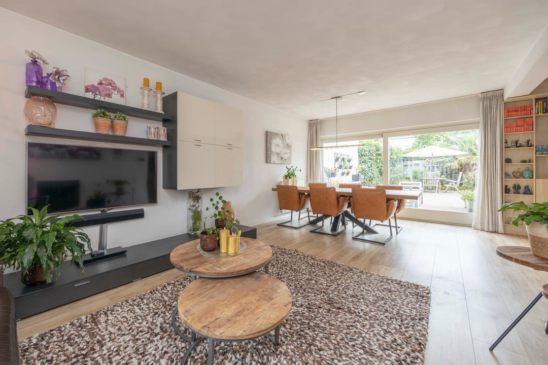 Photo 11 of Johannes Vermeerstraat 9