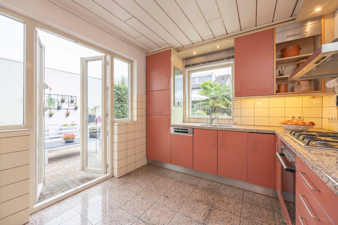 Photo 16 of Johannes Vermeerstraat 9