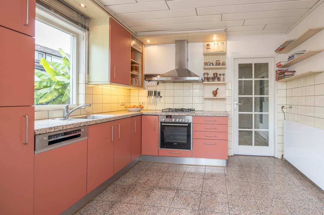 Photo 17 of Johannes Vermeerstraat 9