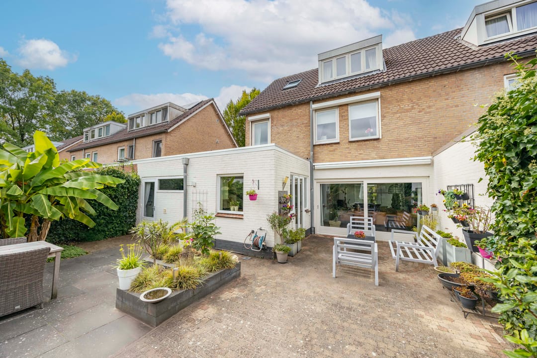 Photo 31 of Johannes Vermeerstraat 9