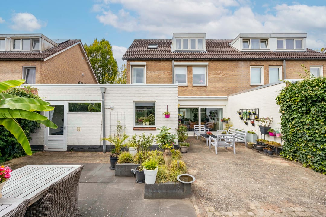 Photo 32 of Johannes Vermeerstraat 9