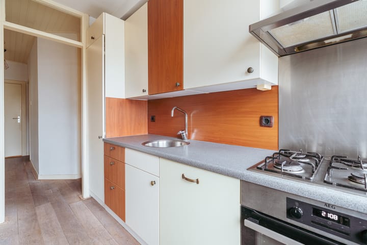 Photo 14 of Geleenstraat 27-1