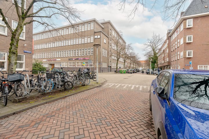 Photo 19 of Geleenstraat 27-1