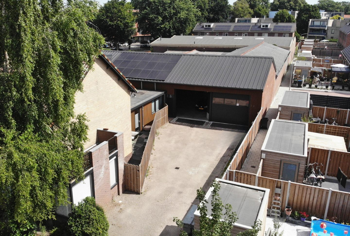 Bekijk foto 2 van Julianalaan 13-B