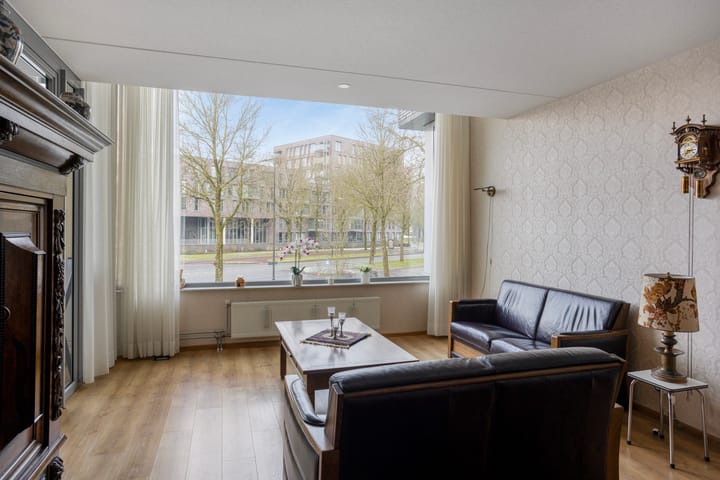 Foto 2 van Zuiderkerkplein 26